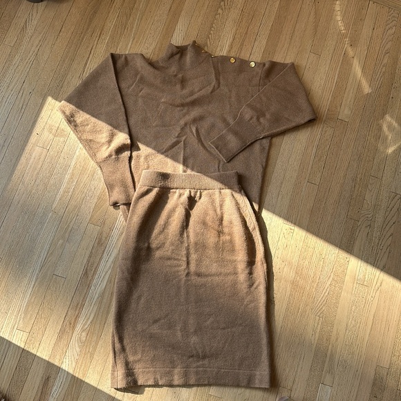 CHANEL Vintage Sweater Set - Picture 15 of 16